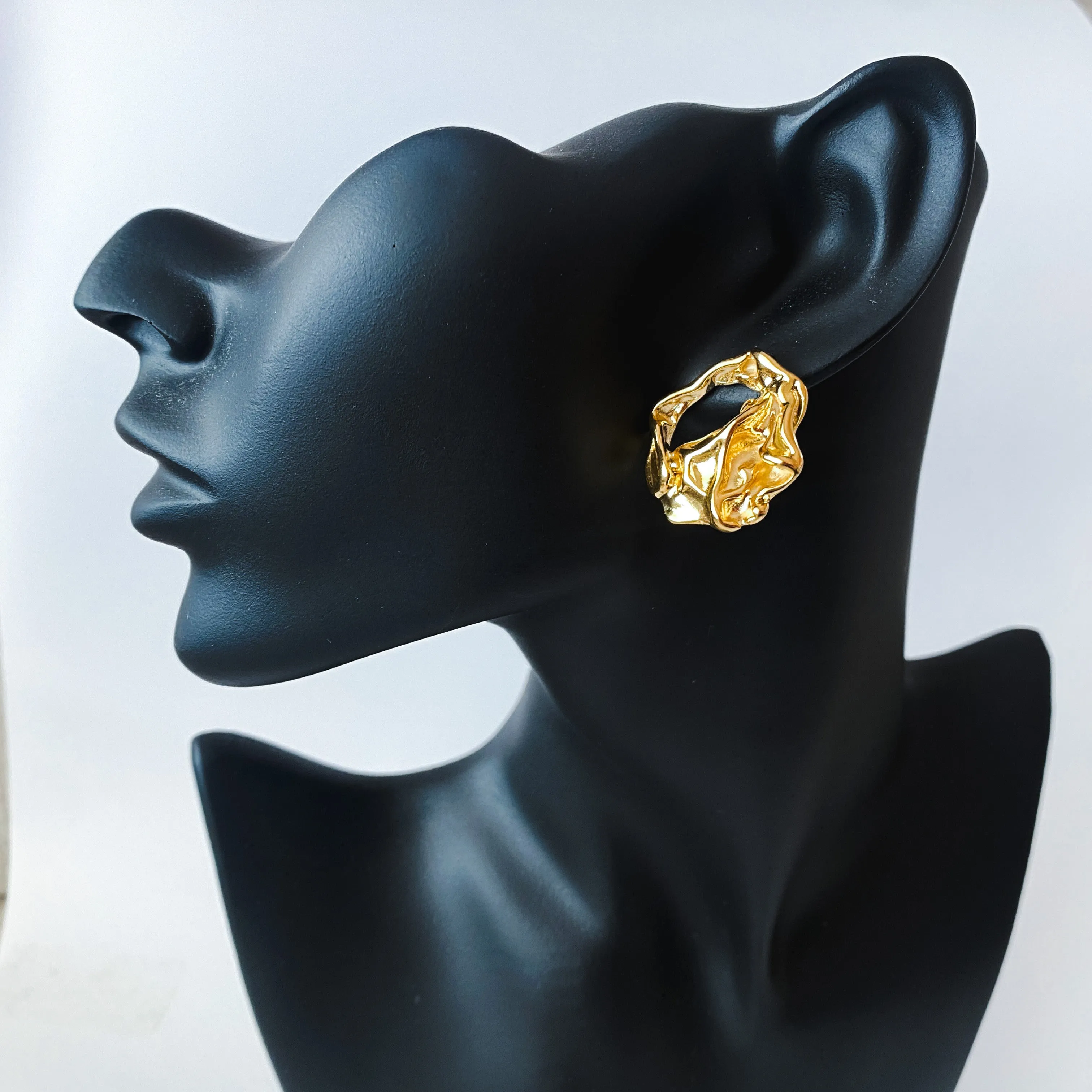 BOLD STUDS