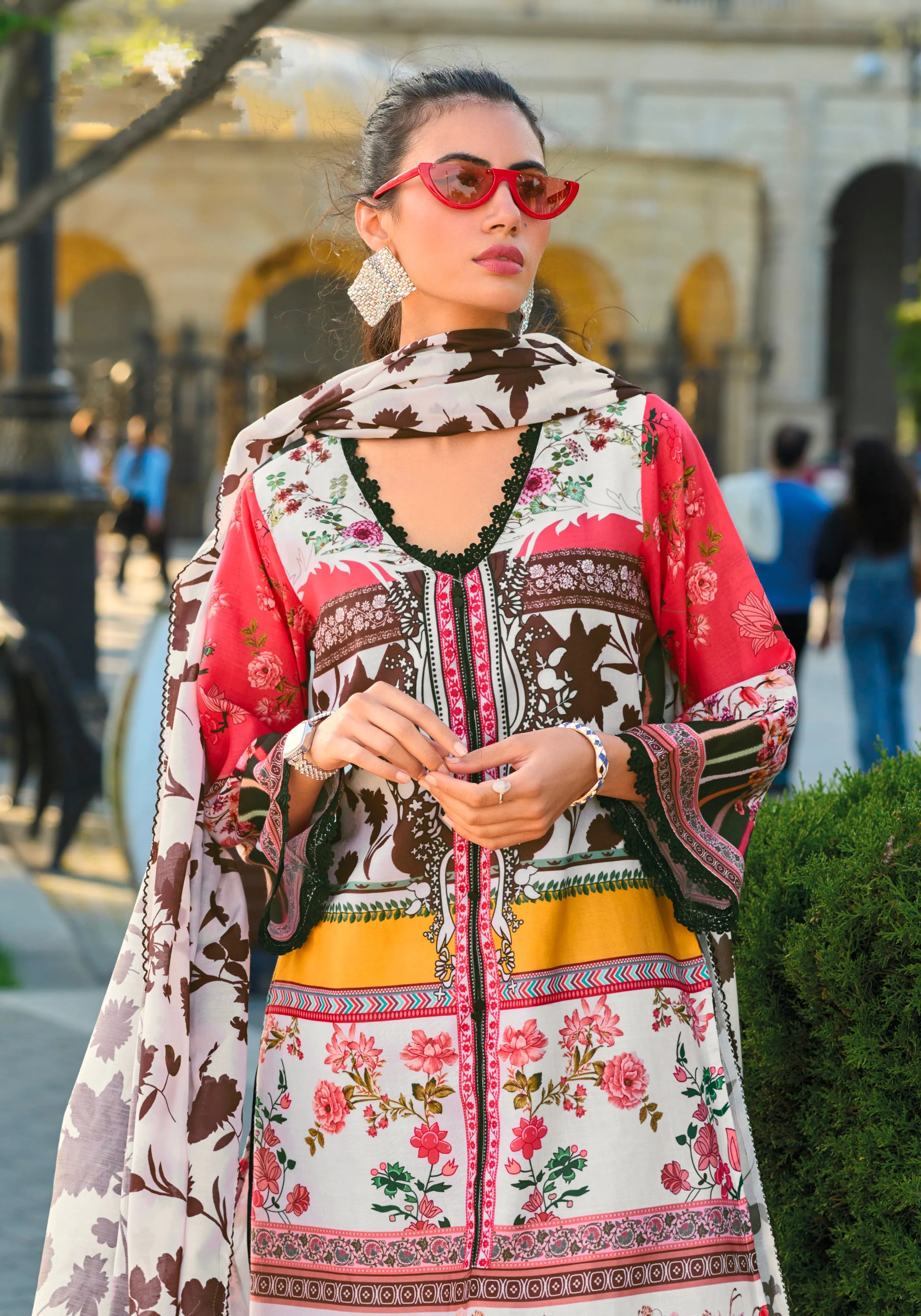 Elegant Women's Cotton Kurta Set with Bold Digital Prints