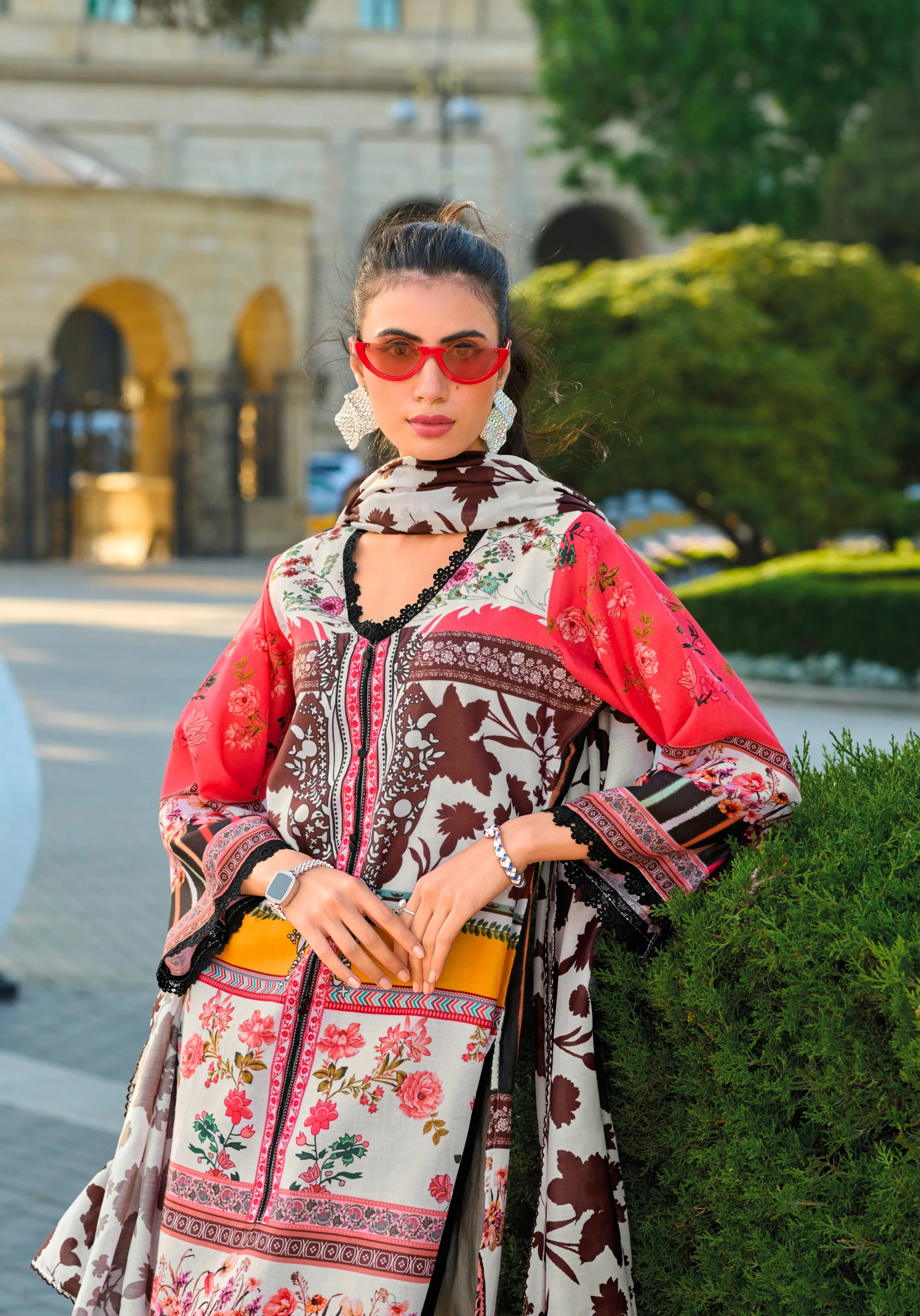 Elegant Women's Cotton Kurta Set with Bold Digital Prints