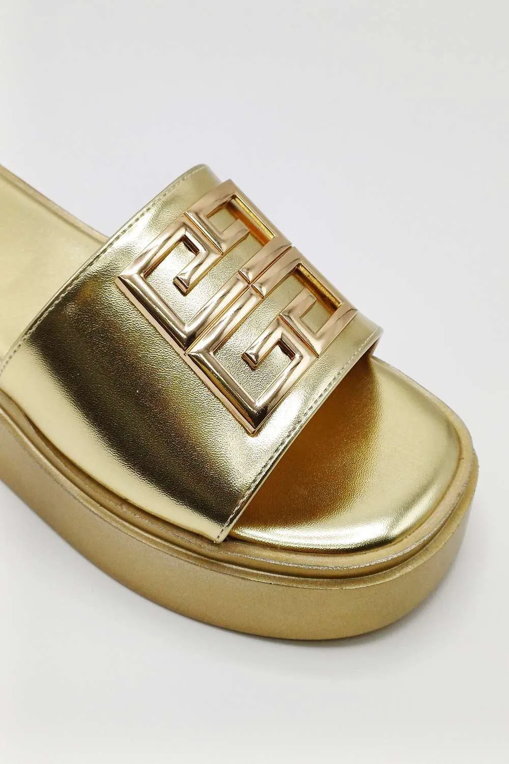 Noemi C Shaped Gold Broach Large Band Flatform Sliders in Gold