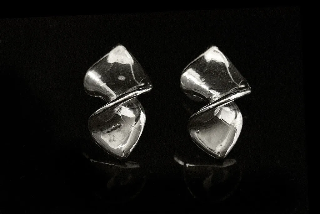 The Twist Earrings Bold